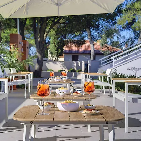 Residence Rovinj Couette-café 4*