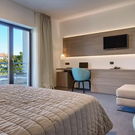 Couette-café Residence Rovinj 4*
