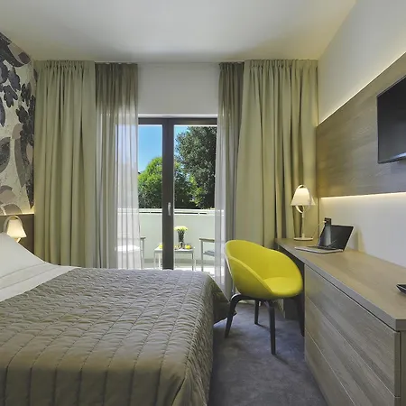 Residence Rovinj Bed & Breakfast 4*