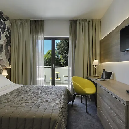 Residence Rovinj Bed & Breakfast 4*